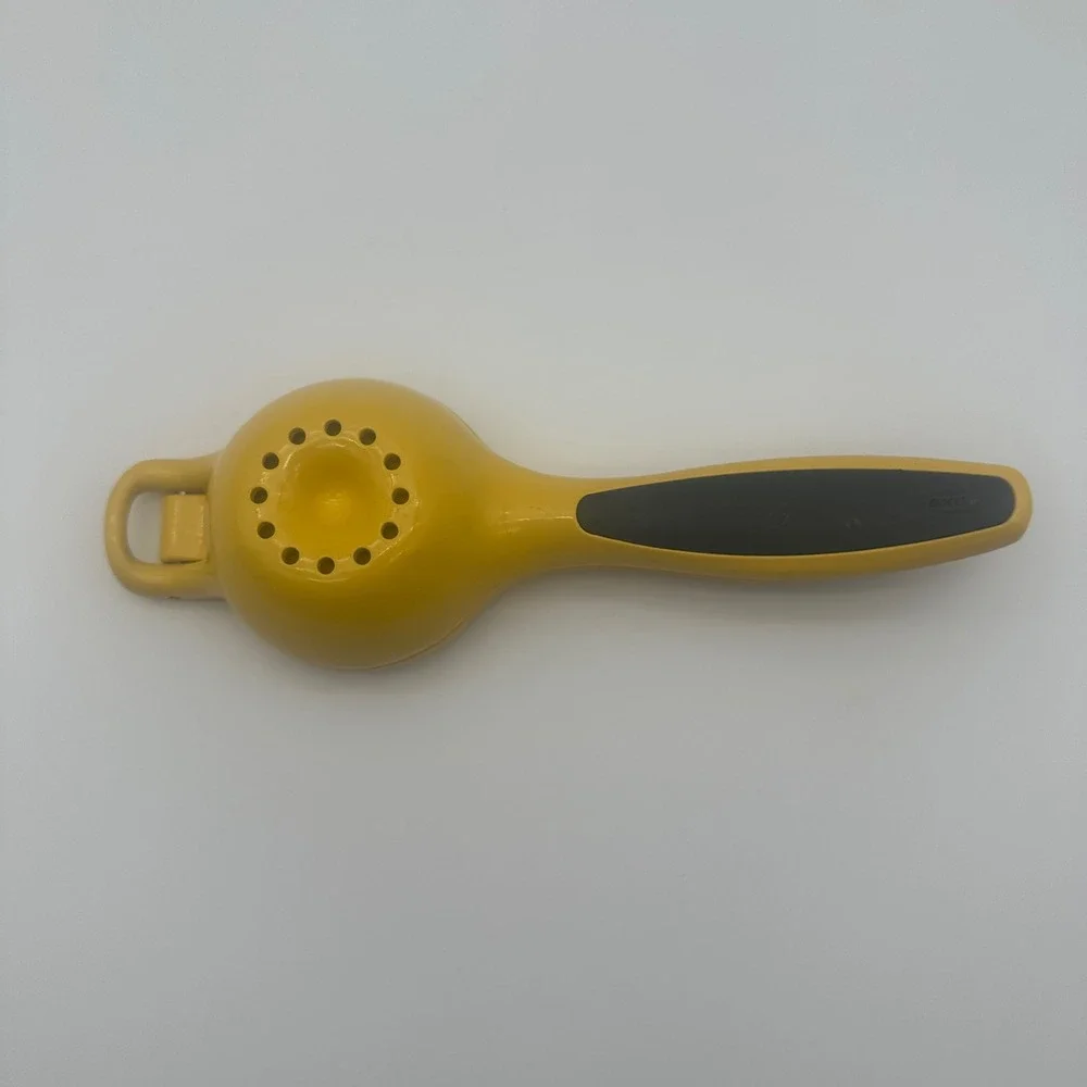 OXO Good Grips Citrus Squeezer Yellow Aluminum Hand Held Lemon Lime Juicer 9in